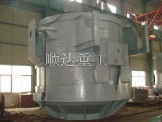        廢(fèi)鋼料籃的制(zhì)造 大件公司(si)發運碼頭     廢(fèi)鋼料籃調試(shì) 大件公司發(fā)運碼頭        料籃(lan)成品待檢 廢(fèi)鋼料籃在上(shàng)海港待裝船(chuan)